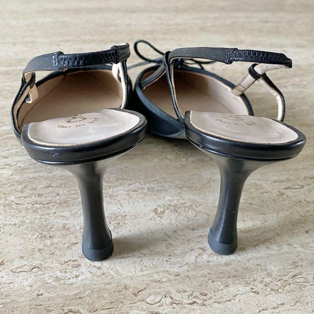Vintage Chanel CC Bow Cap Toe Slingback Heels - Picture 9 of 11